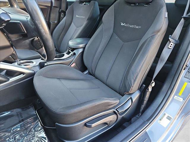 Used 2017 Hyundai Veloster Value Edition FWD image 17