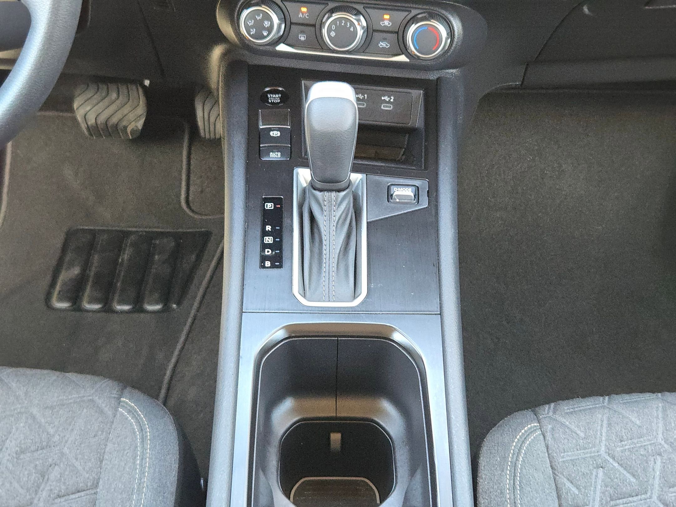 Certified 2025 Nissan Kicks SV w/ Interior Electronics Package image 18