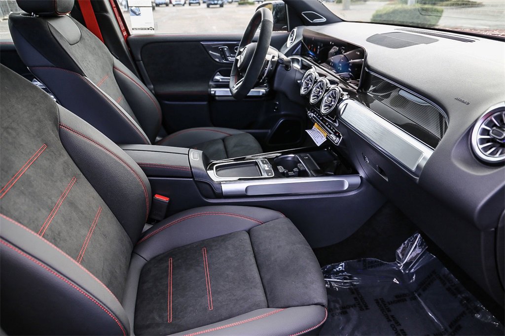 New 2025 Mercedes-Benz GLB 35 AMG 4MATIC image 21