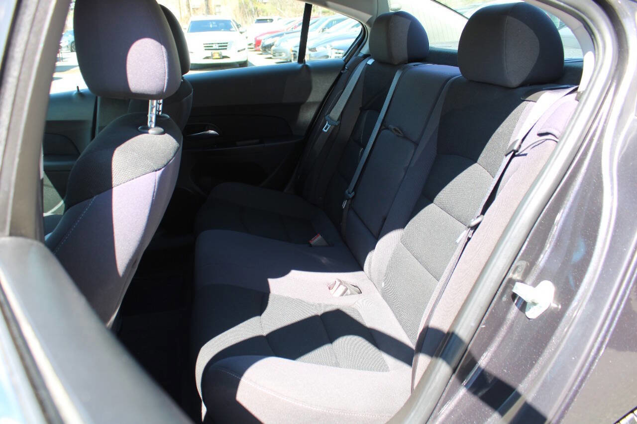 Used 2014 Chevrolet Cruze LT image 25