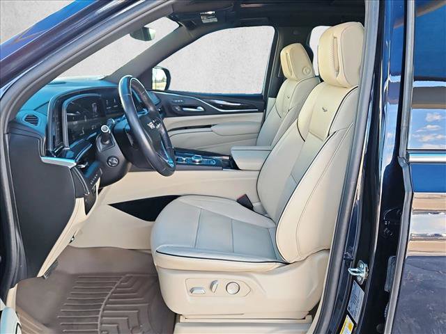 Certified 2024 Cadillac Escalade Premium Luxury image 16