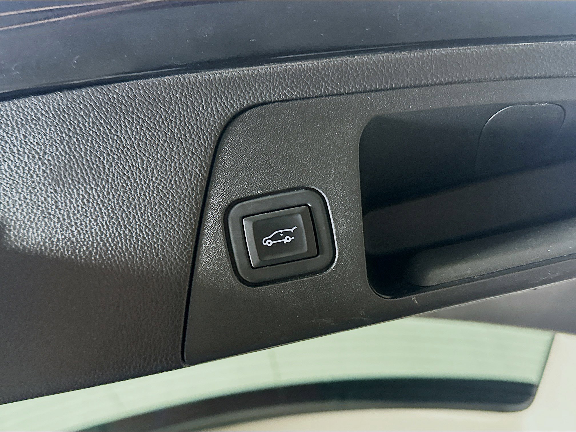 Used 2020 Buick Envision Essence image 29