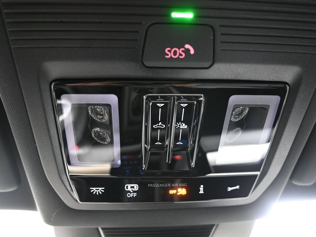 Used 2026 Volkswagen Tiguan SE R-Line AWD/4WD image 36