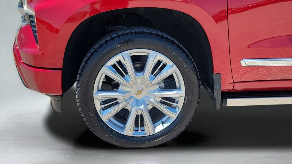 Certified 2024 Chevrolet Silverado 1500 High Country w/ Technology Package AWD/4WD image 10