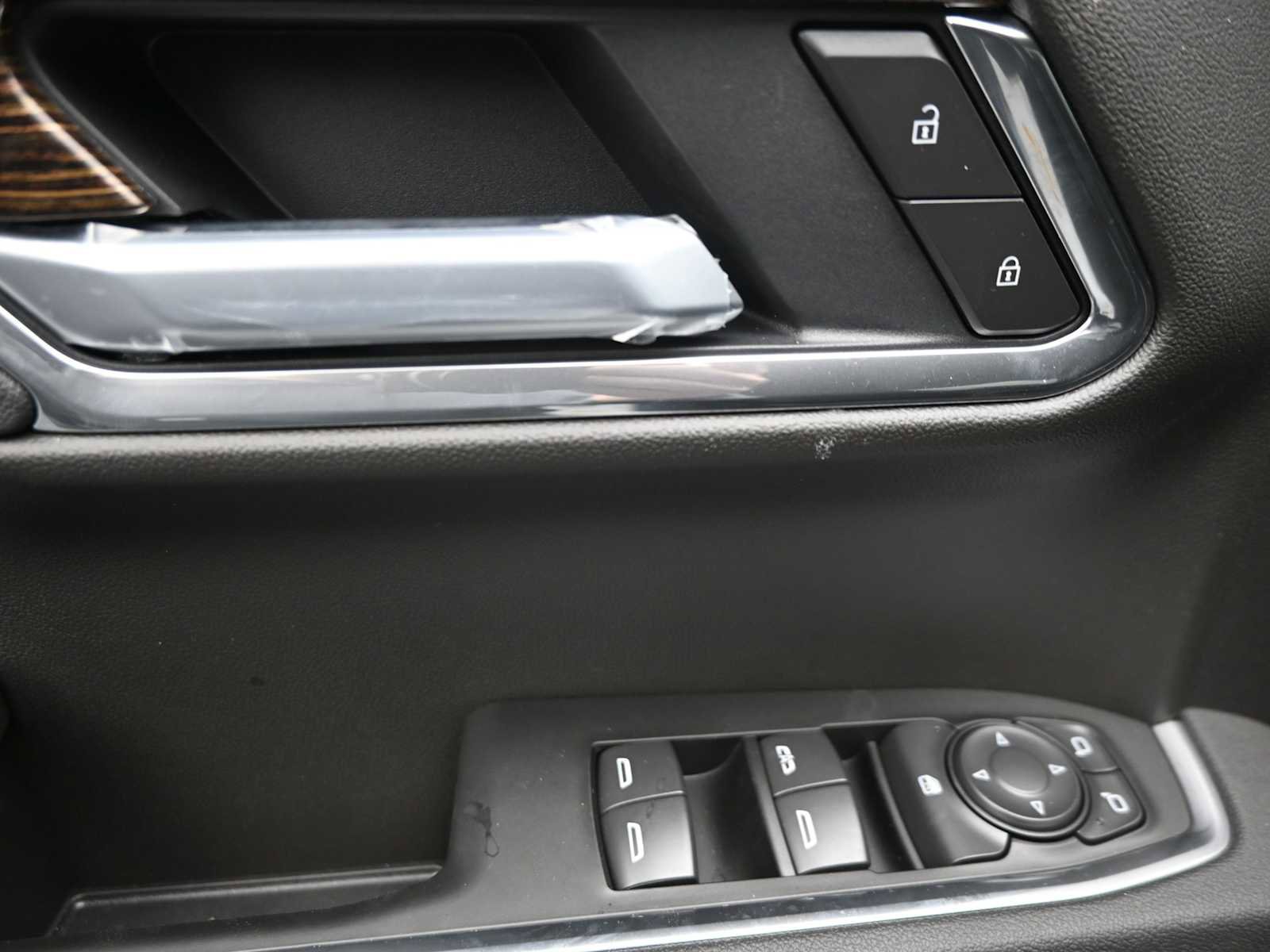 New 2026 GMC Sierra 1500 Elevation image 8