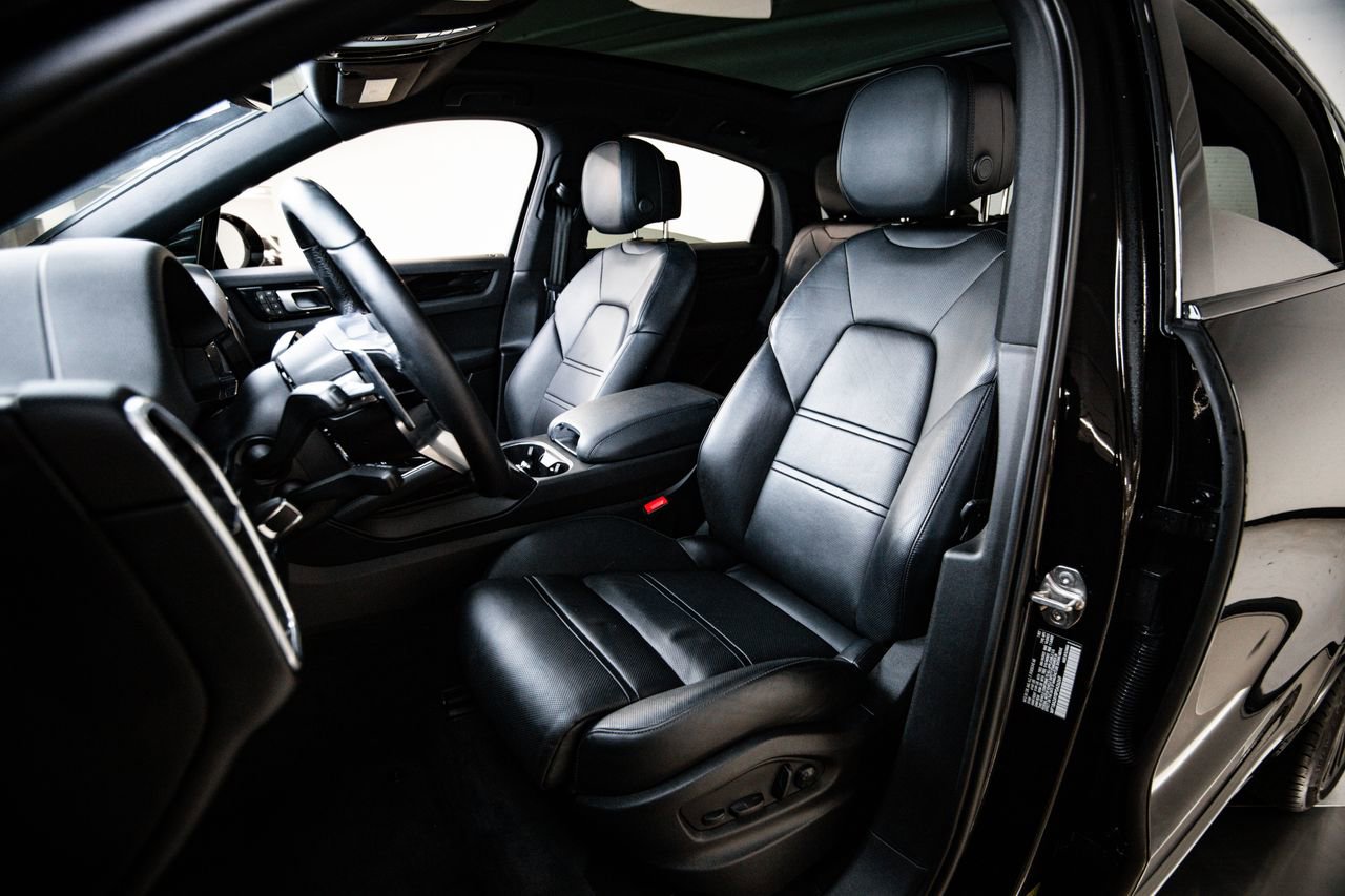 Certified 2023 Porsche Cayenne Coupe AWD/4WD image 5