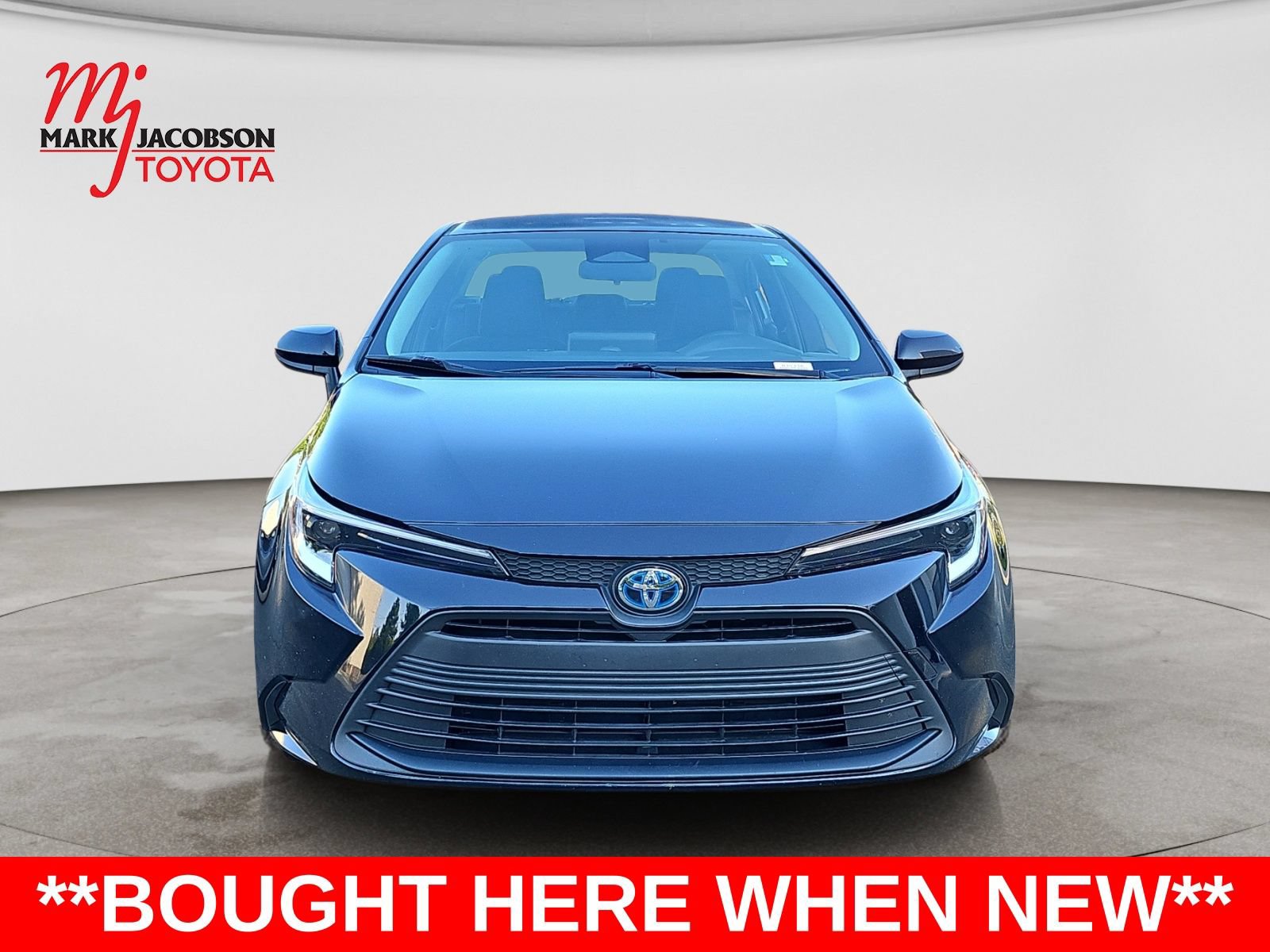 Used 2023 Toyota Corolla LE FWD image 2