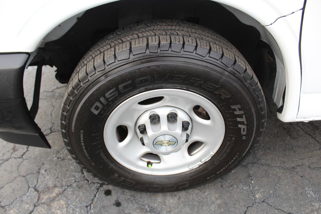 Used 2022 Chevrolet Express 2500 w/ Driver Convenience Package RWD image 28