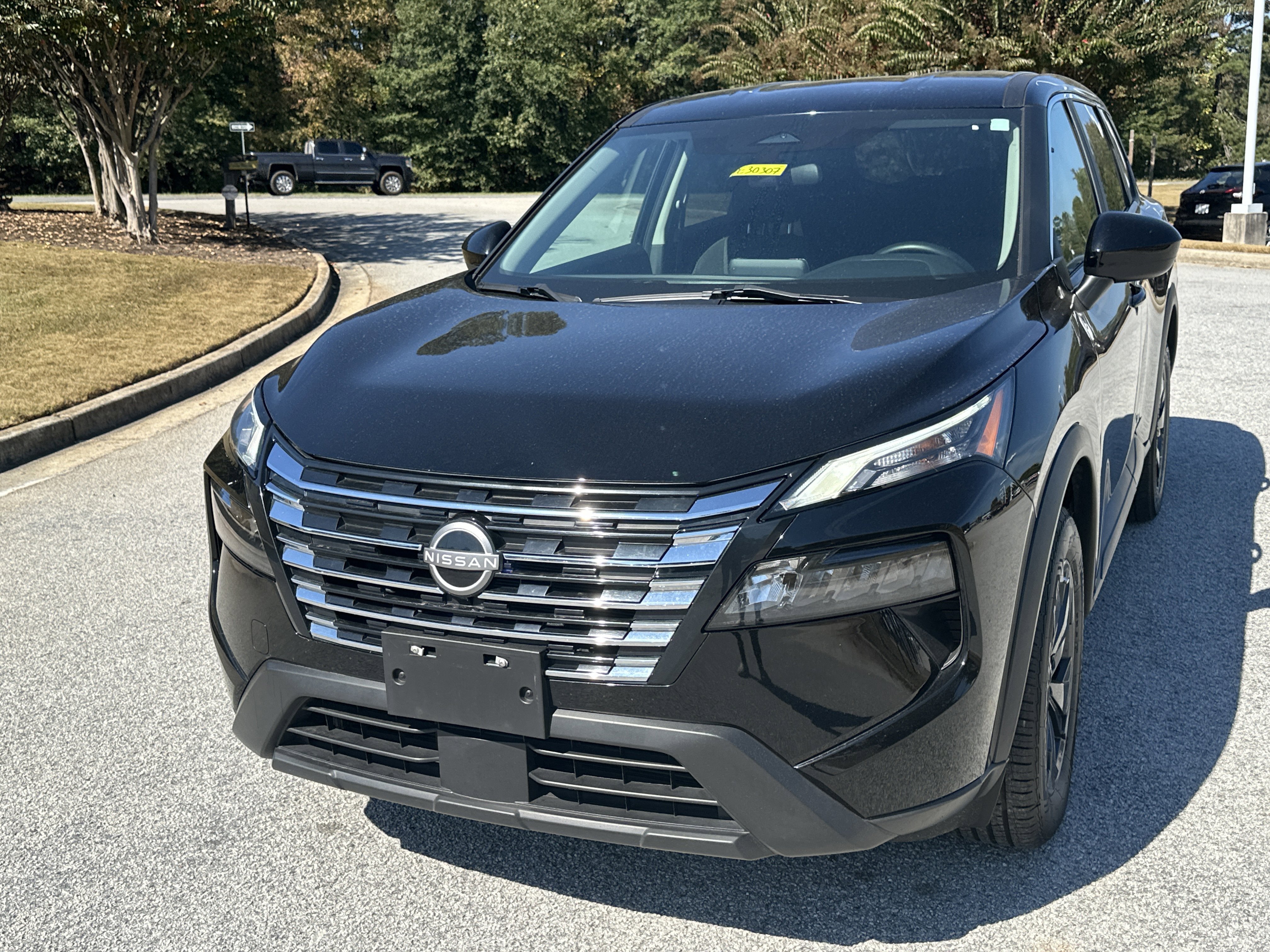Used 2024 Nissan Rogue SV
