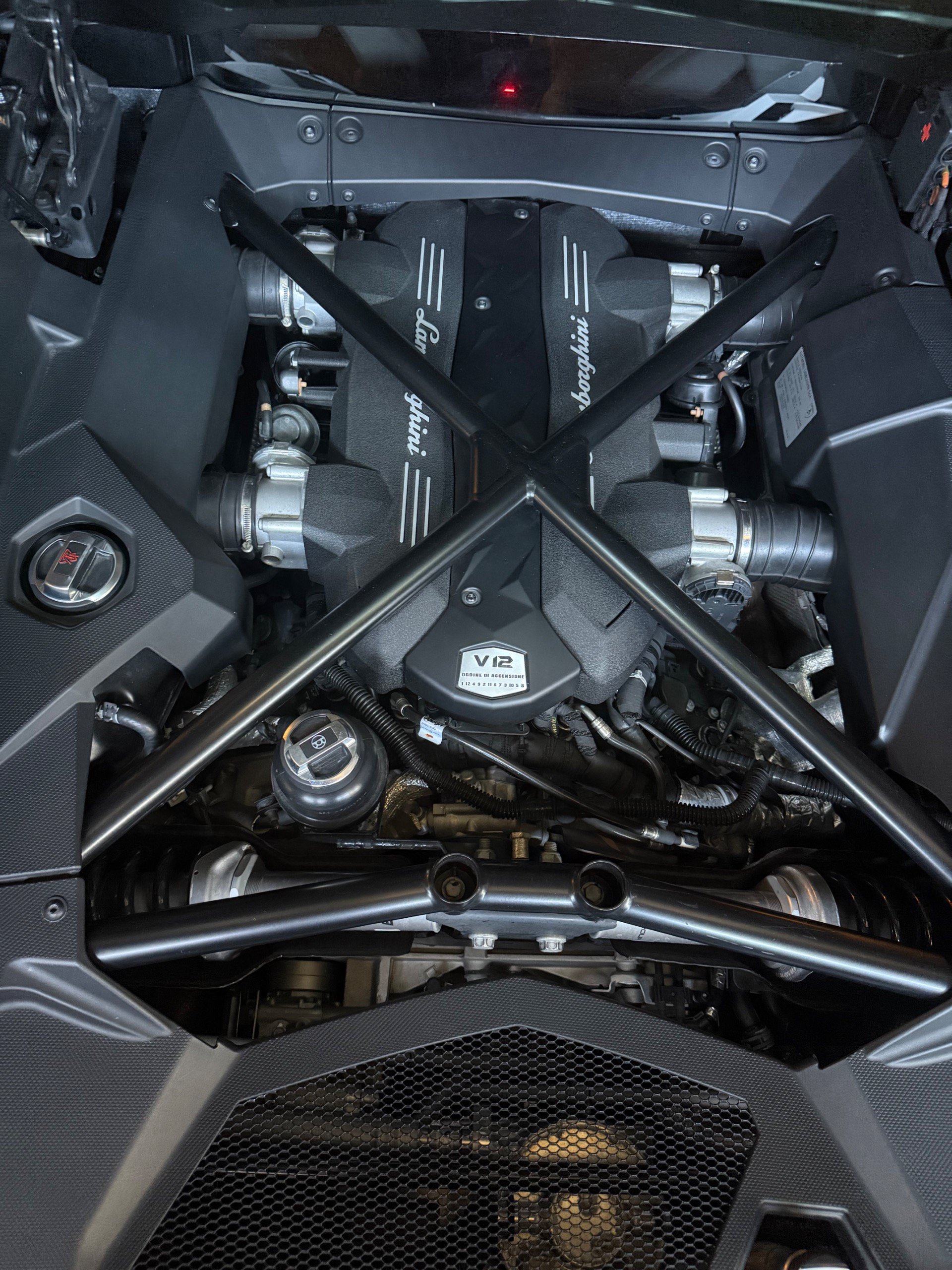 Used 2018 Lamborghini Aventador S AWD/4WD image 10
