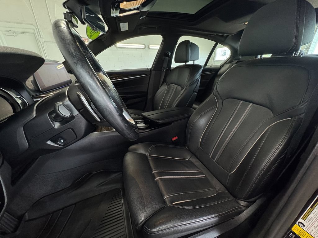 Used 2019 BMW 540i xDrive w/ Convenience Package AWD/4WD image 13