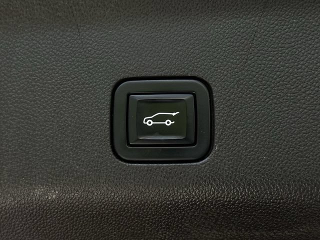 Used 2022 GMC Yukon XL Denali w/ Denali Premium Package AWD/4WD image 37