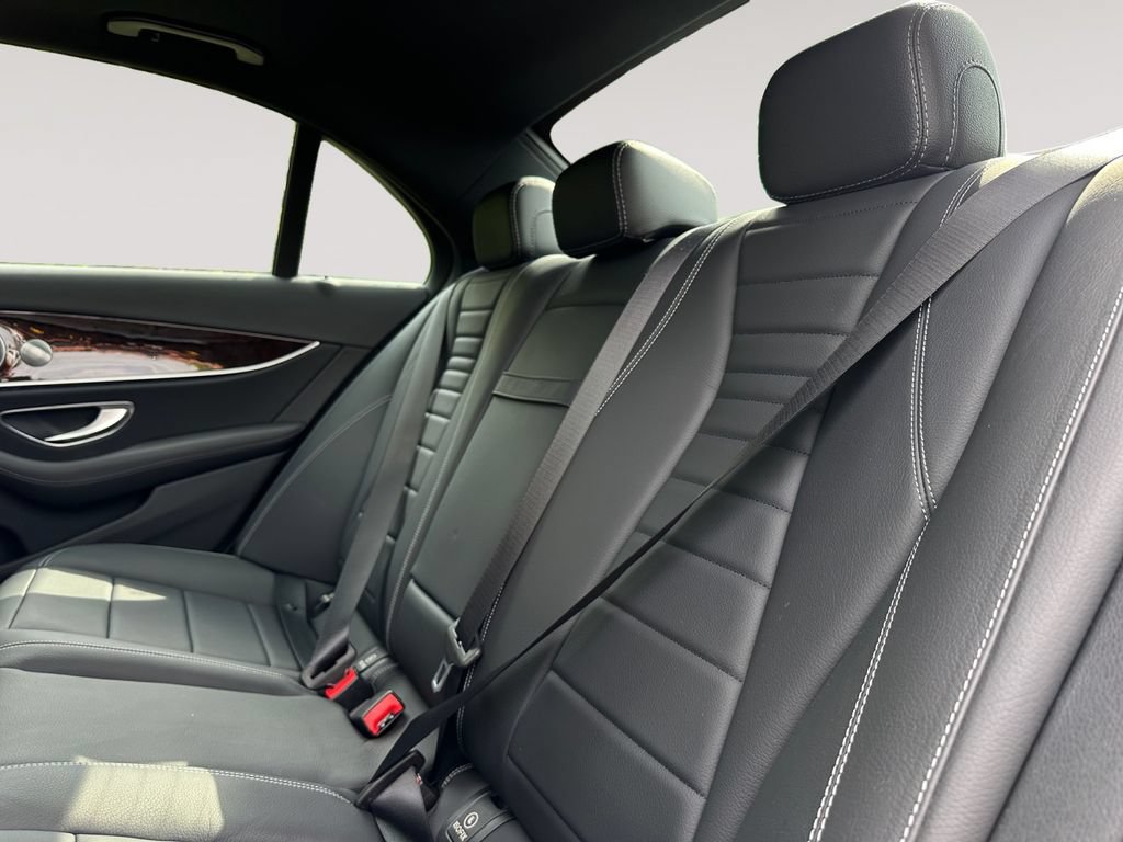 Used 2019 Mercedes-Benz E 300 4MATIC image 13