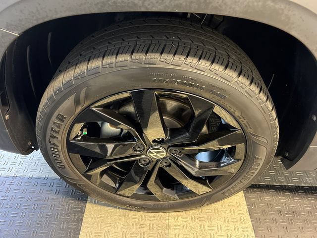 Certified 2023 Volkswagen Taos SE w/ Panoramic Sunroof Package FWD image 8