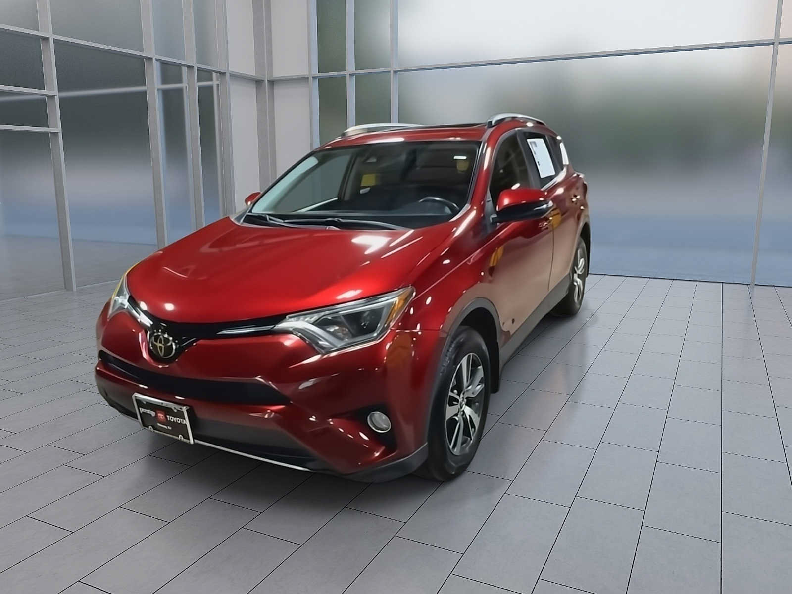 Used 2018 Toyota RAV4 XLE w/ Plus Extra Value Package AWD/4WD image 2