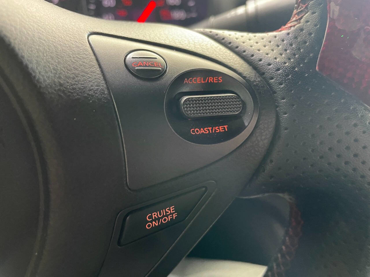 Used 2015 Nissan 370Z NISMO image 31