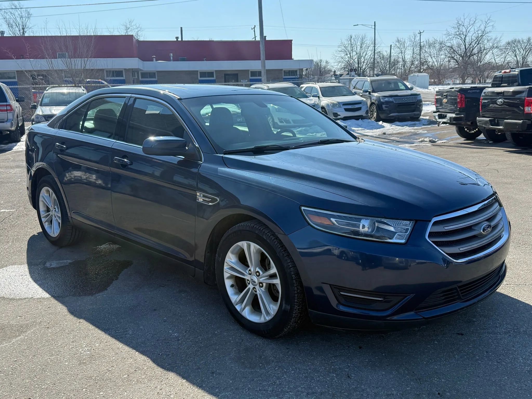 Used 2016 Ford Taurus SEL w/ Equipment Group 201A image 3