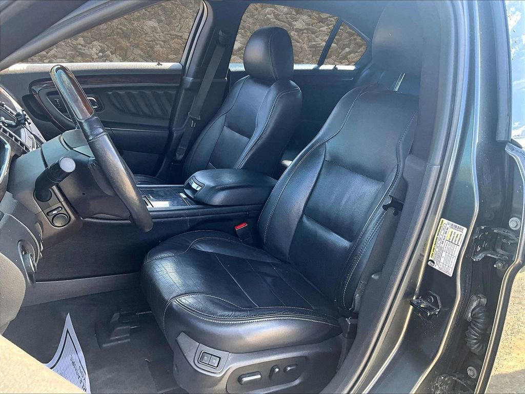 Used 2018 Ford Taurus Limited image 19