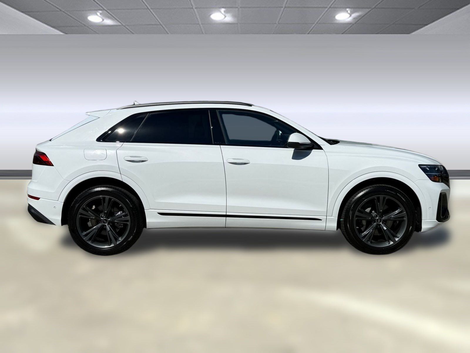 New 2026 Audi Q8 Premium image 8