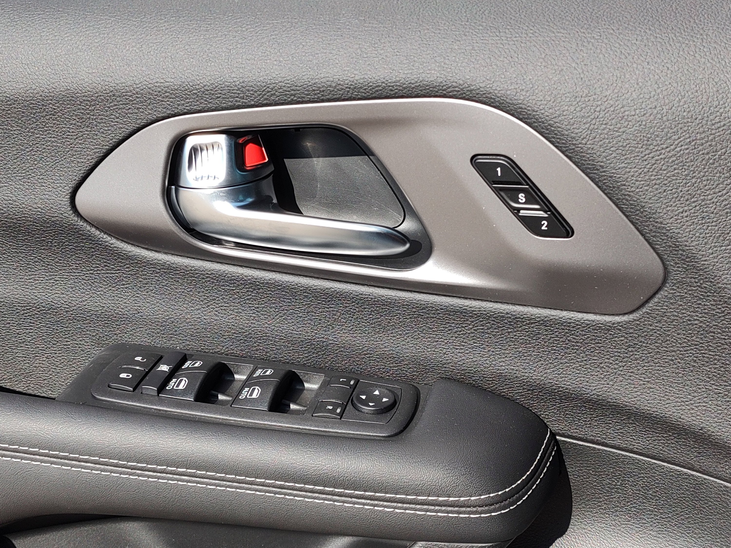 New 2026 Chrysler Pacifica Select FWD image 26