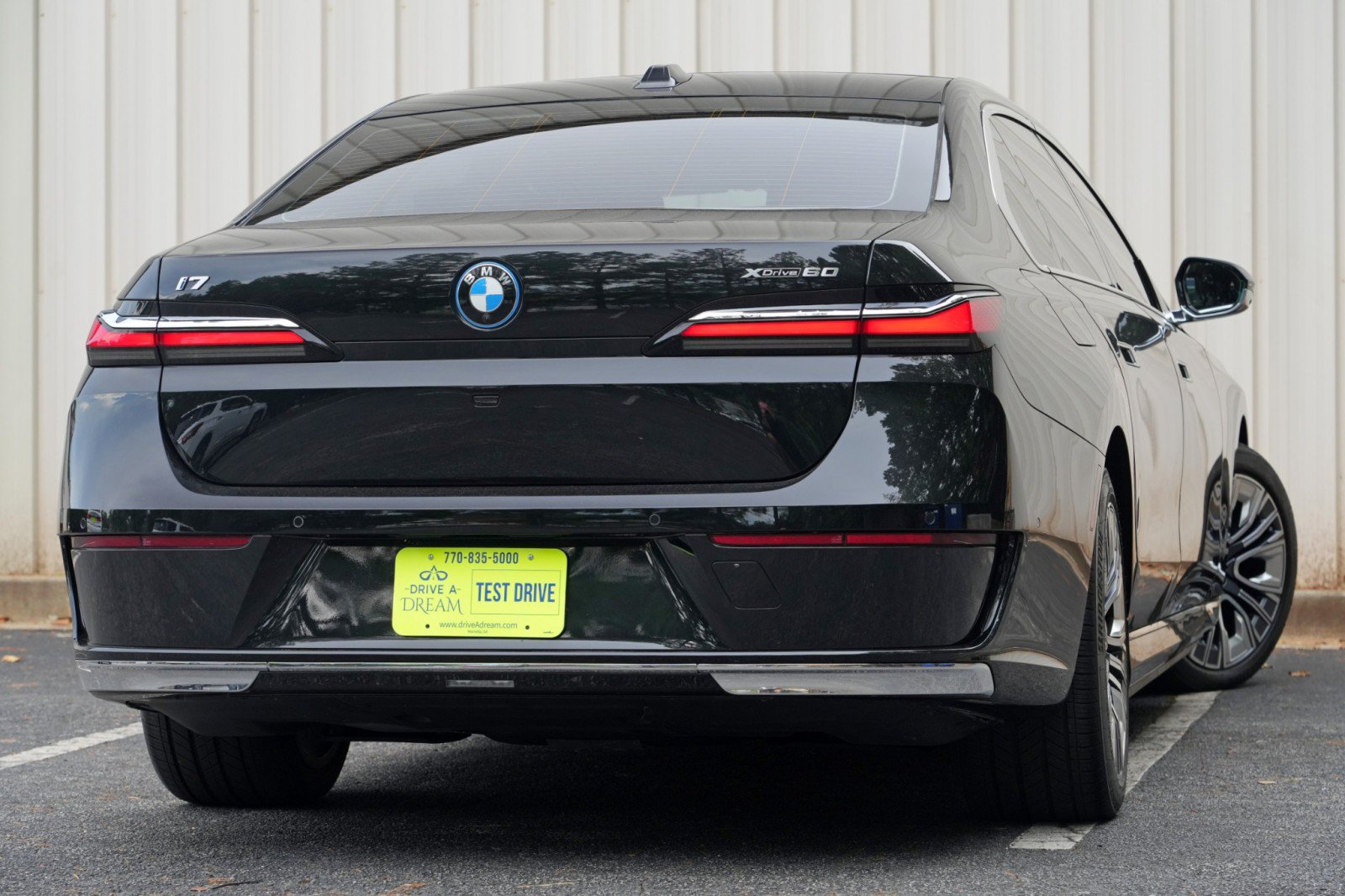 Used 2023 BMW i7 xDrive60 AWD/4WD image 5