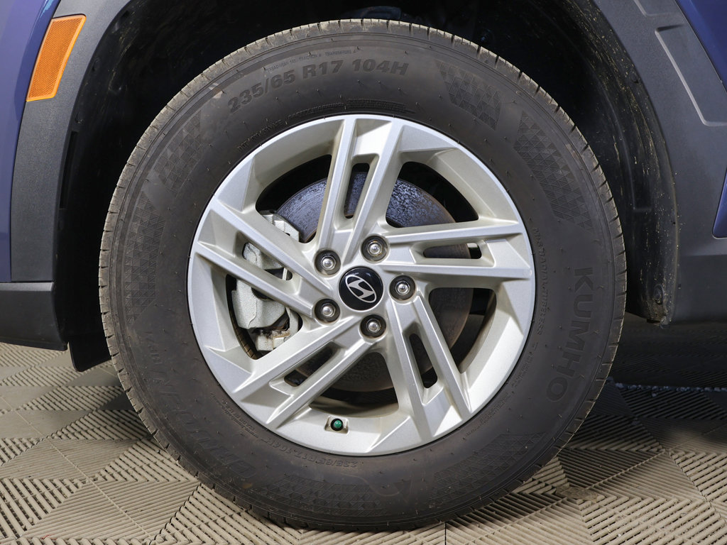 Used 2025 Hyundai Tucson SE AWD/4WD image 16