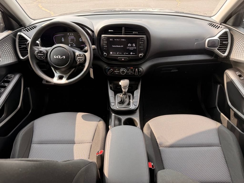 Used 2023 Kia Soul LX FWD image 14