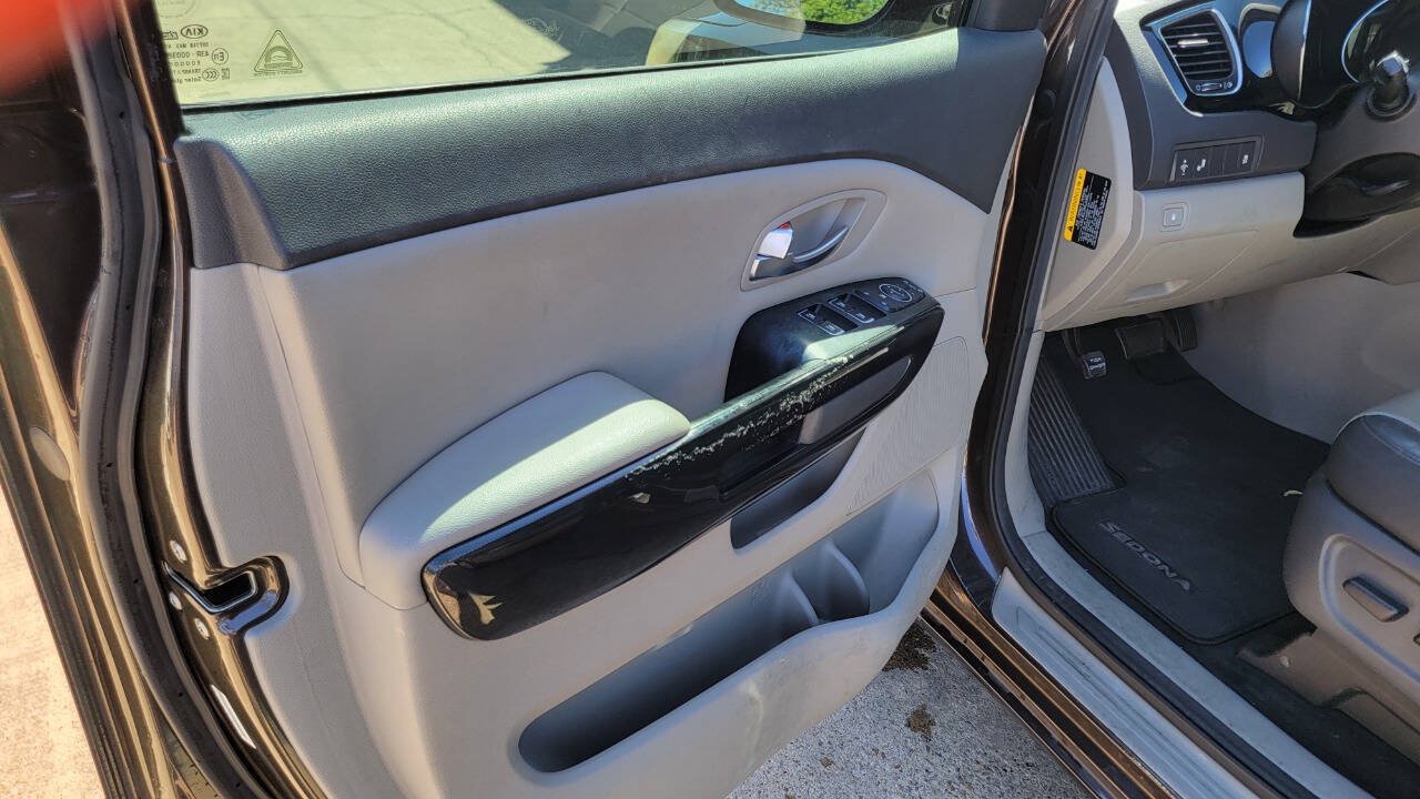 Used 2015 Kia Sedona EX w/ EX Premium Package FWD image 28