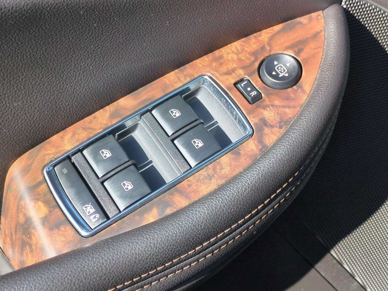 Used 2014 Chevrolet Impala LTZ FWD image 23