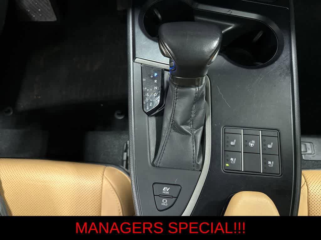 Used 2024 Lexus UX 250h AWD w/ Premium Package image 32