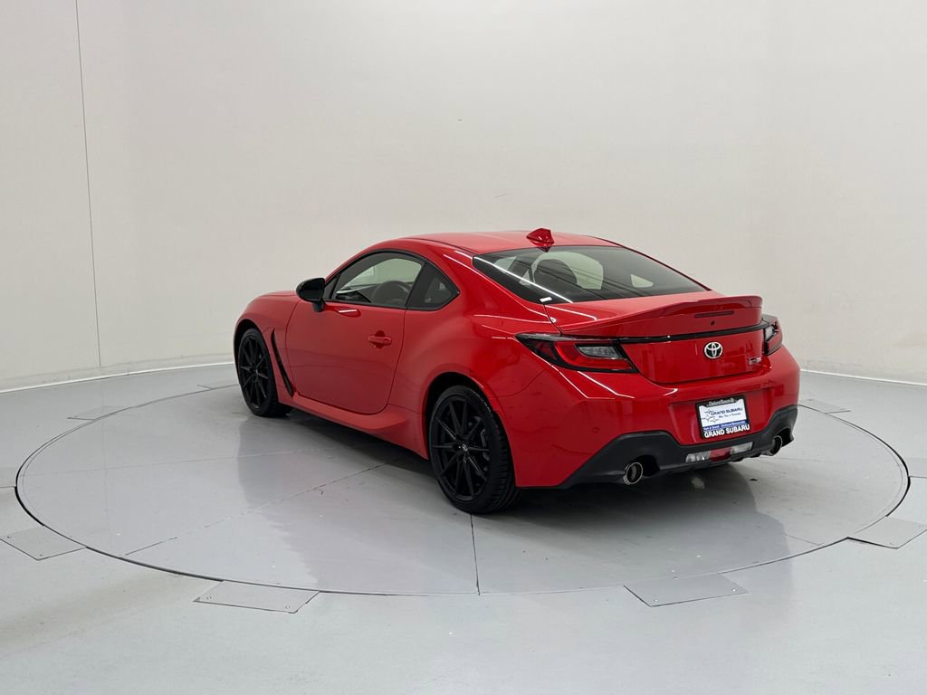 Used 2025 Toyota GR86 Premium w/ ALL Weather Mat Package (TMS) RWD image 3