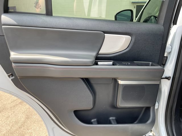 Used 2025 Ford Expedition Active AWD/4WD image 31