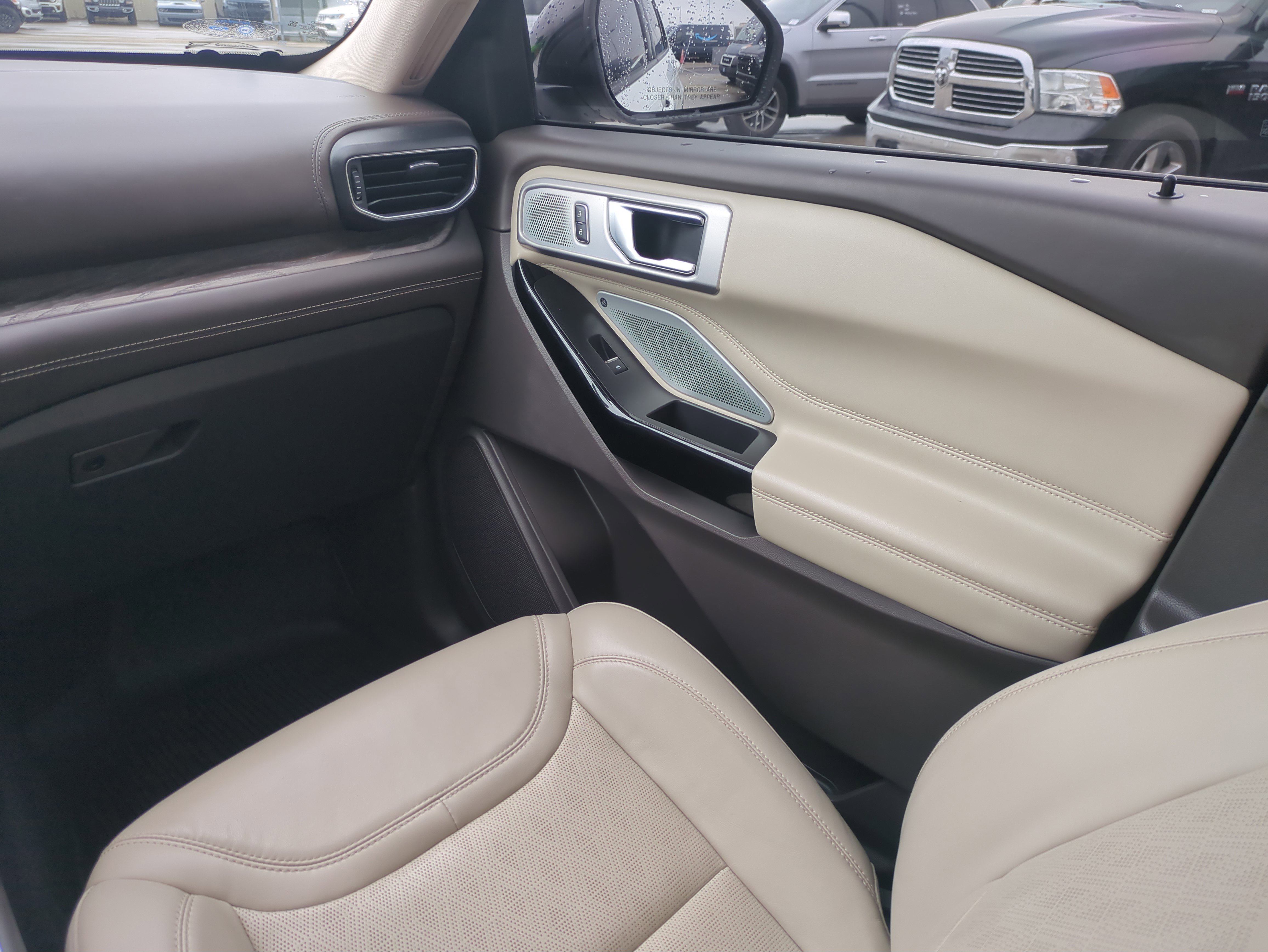 Used 2022 Ford Explorer Platinum w/ Equipment Group 601A image 18