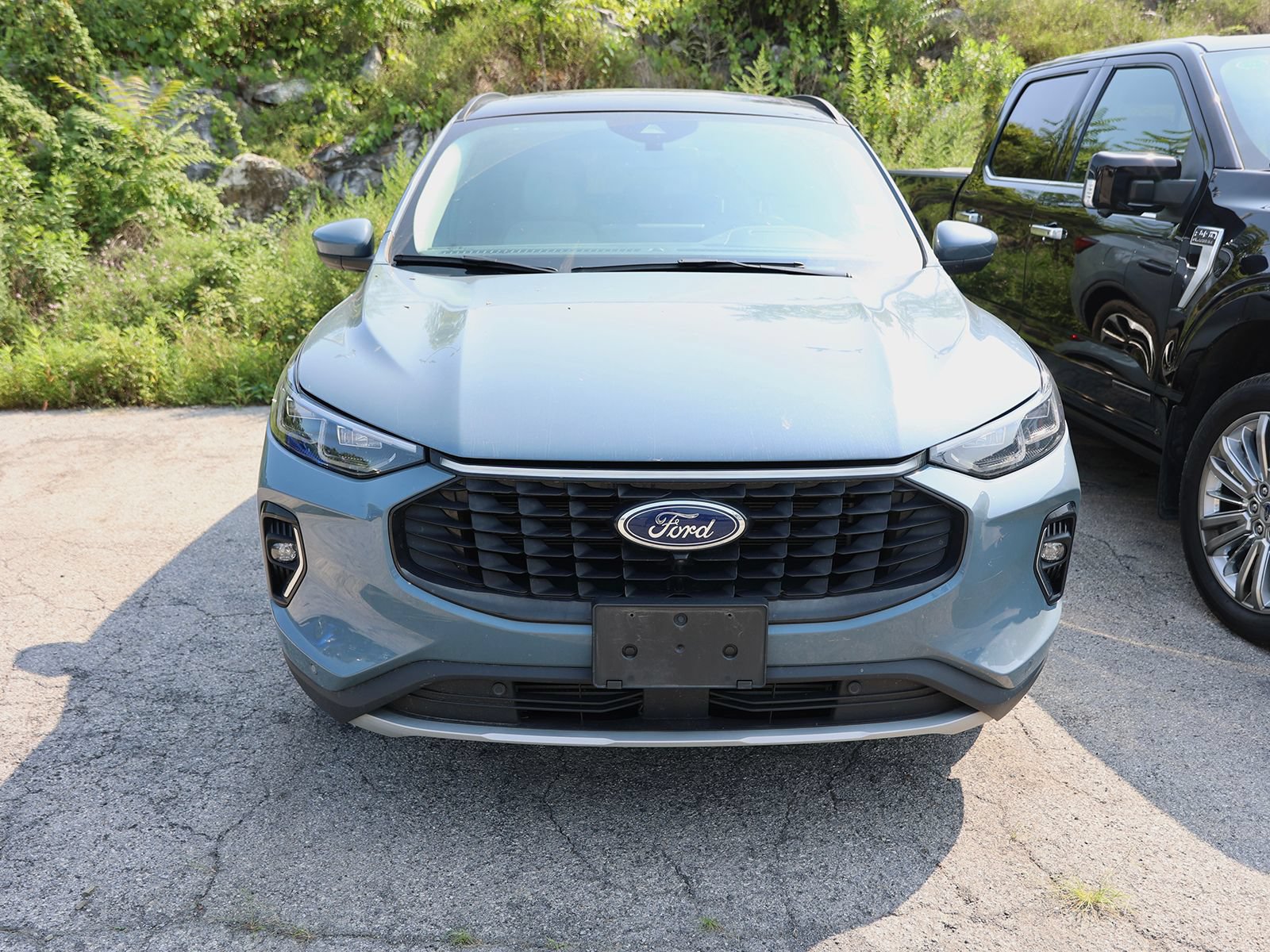 Certified 2023 Ford Escape Platinum w/ Premium Technology Package AWD/4WD image 2