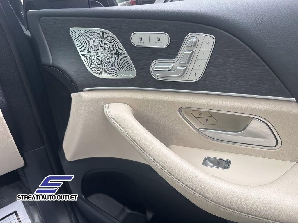 Used 2022 Mercedes-Benz GLS 450 4MATIC image 11