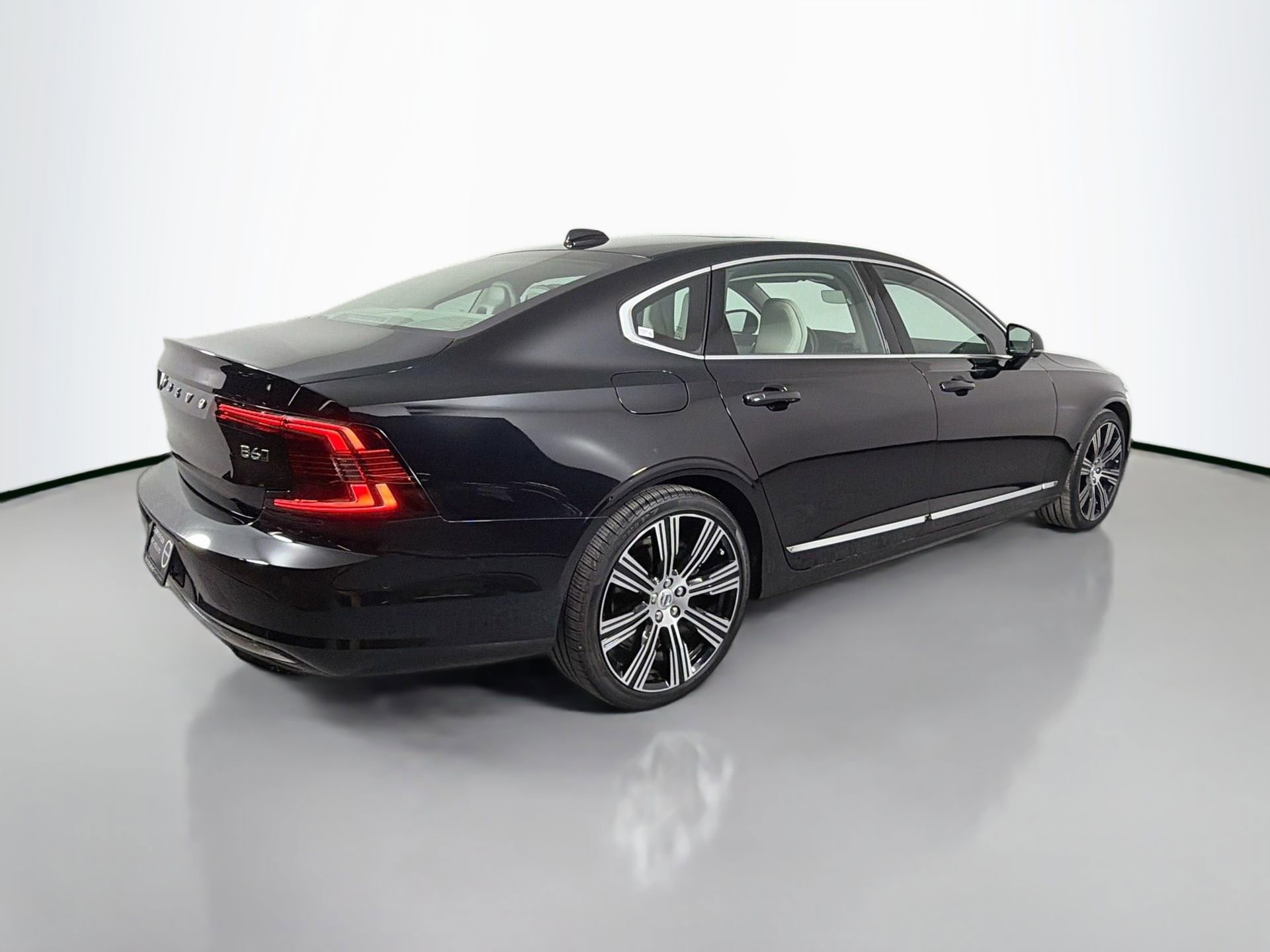 Certified 2023 Volvo S90 B6 Plus w/ Protection Package Premier image 6