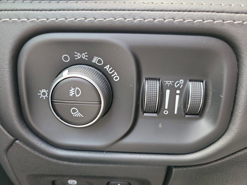 Used 2020 RAM 1500 Laramie Limited image 25