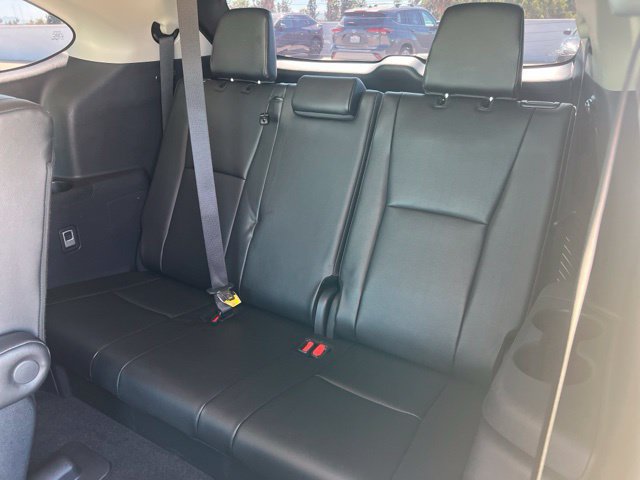 Used 2024 Toyota Highlander XLE AWD/4WD image 20