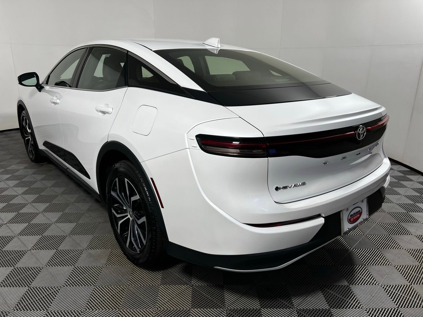 Used 2024 Toyota Crown XLE image 7