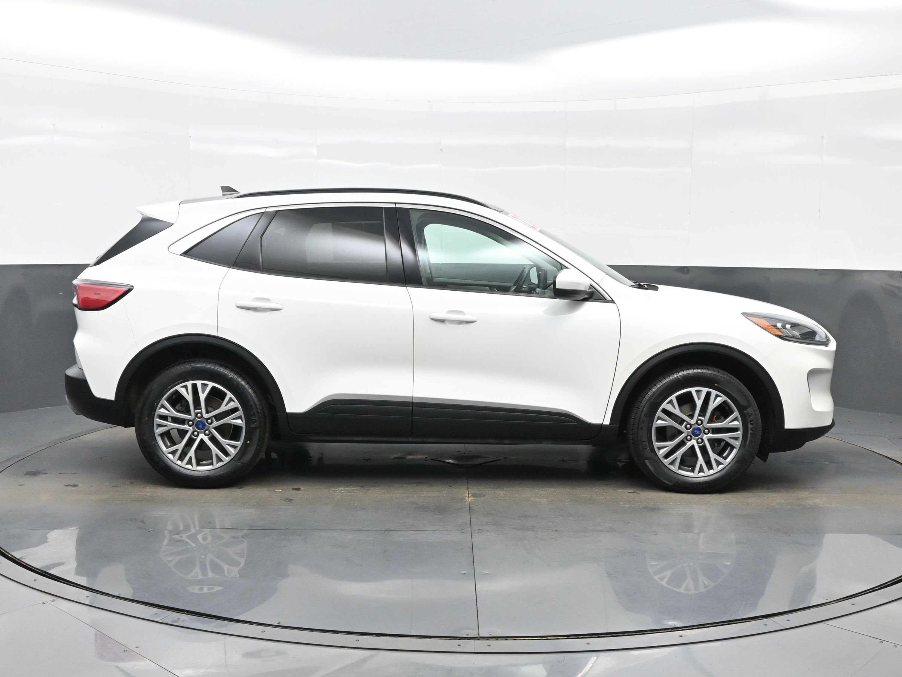 Used 2022 Ford Escape SEL image 7