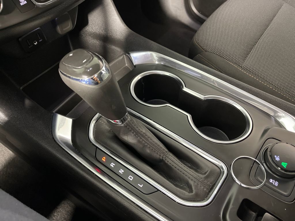 Used 2020 Chevrolet Traverse LS FWD image 24