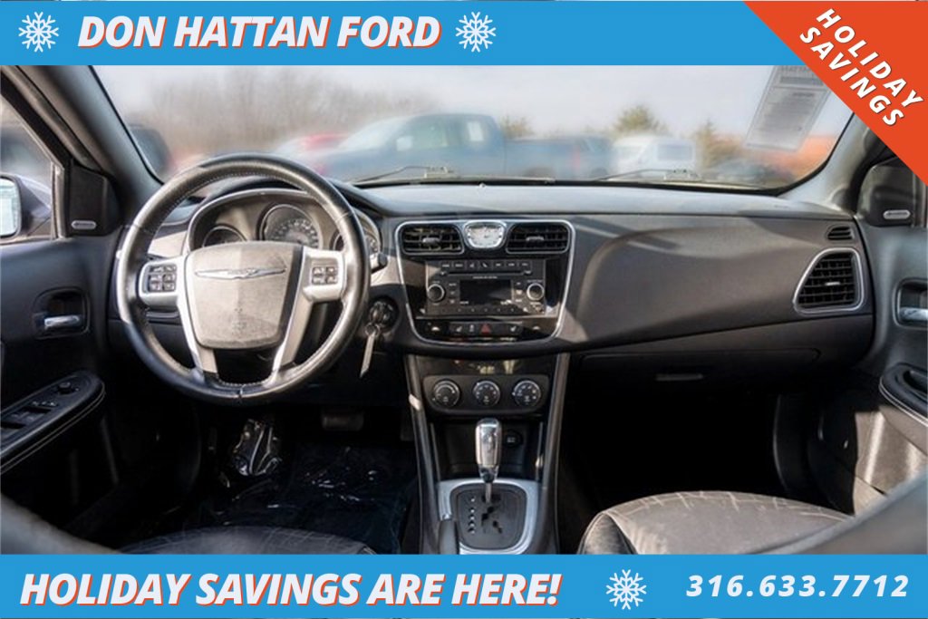 Used 2013 Chrysler 200 Limited image 3