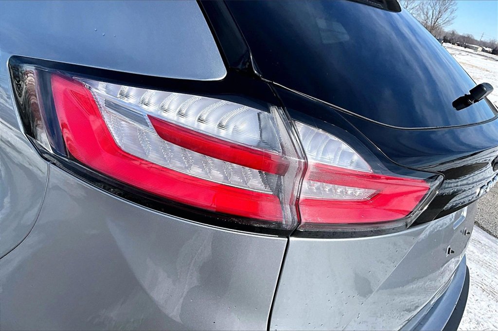 Used 2024 Ford Edge SEL image 26