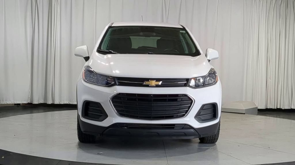 Used 2019 Chevrolet Trax LS w/ Tint and Cruise Package FWD image 3