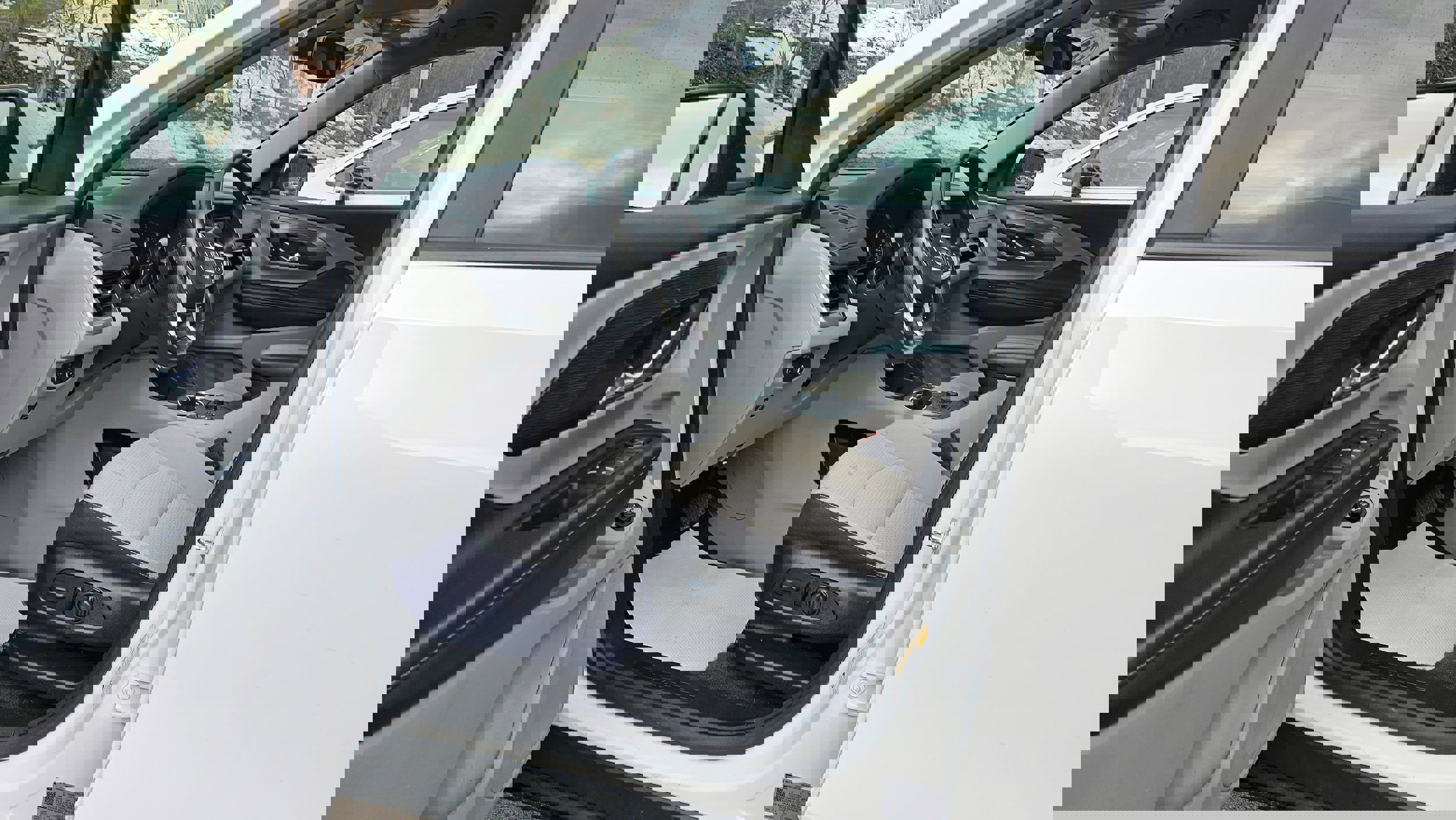 Used 2023 GMC Terrain SLE w/ Driver Convenience Package image 23