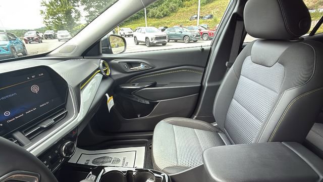 New 2025 Chevrolet Trax LT w/ Driver Confidence Package FWD image 20