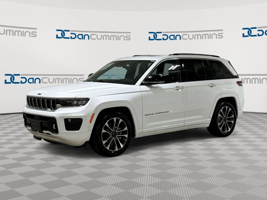 Used 2022 Jeep Grand Cherokee Overland w/ Luxury Tech Group IV AWD/4WD image 1