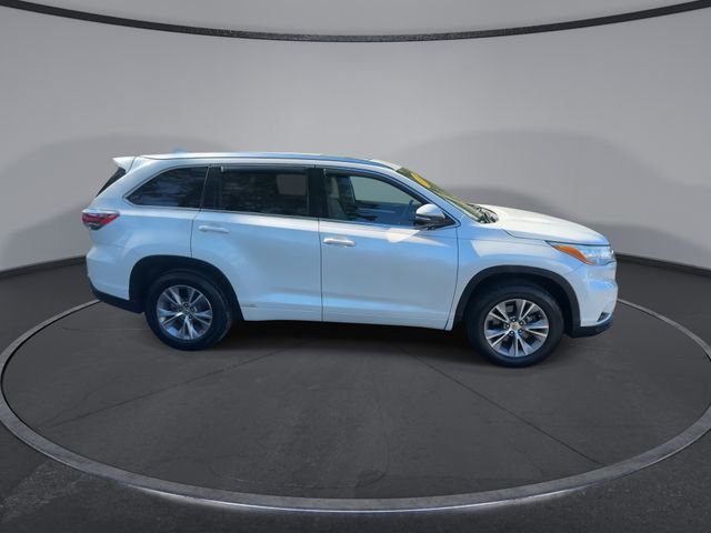 Used 2014 Toyota Highlander XLE image 16
