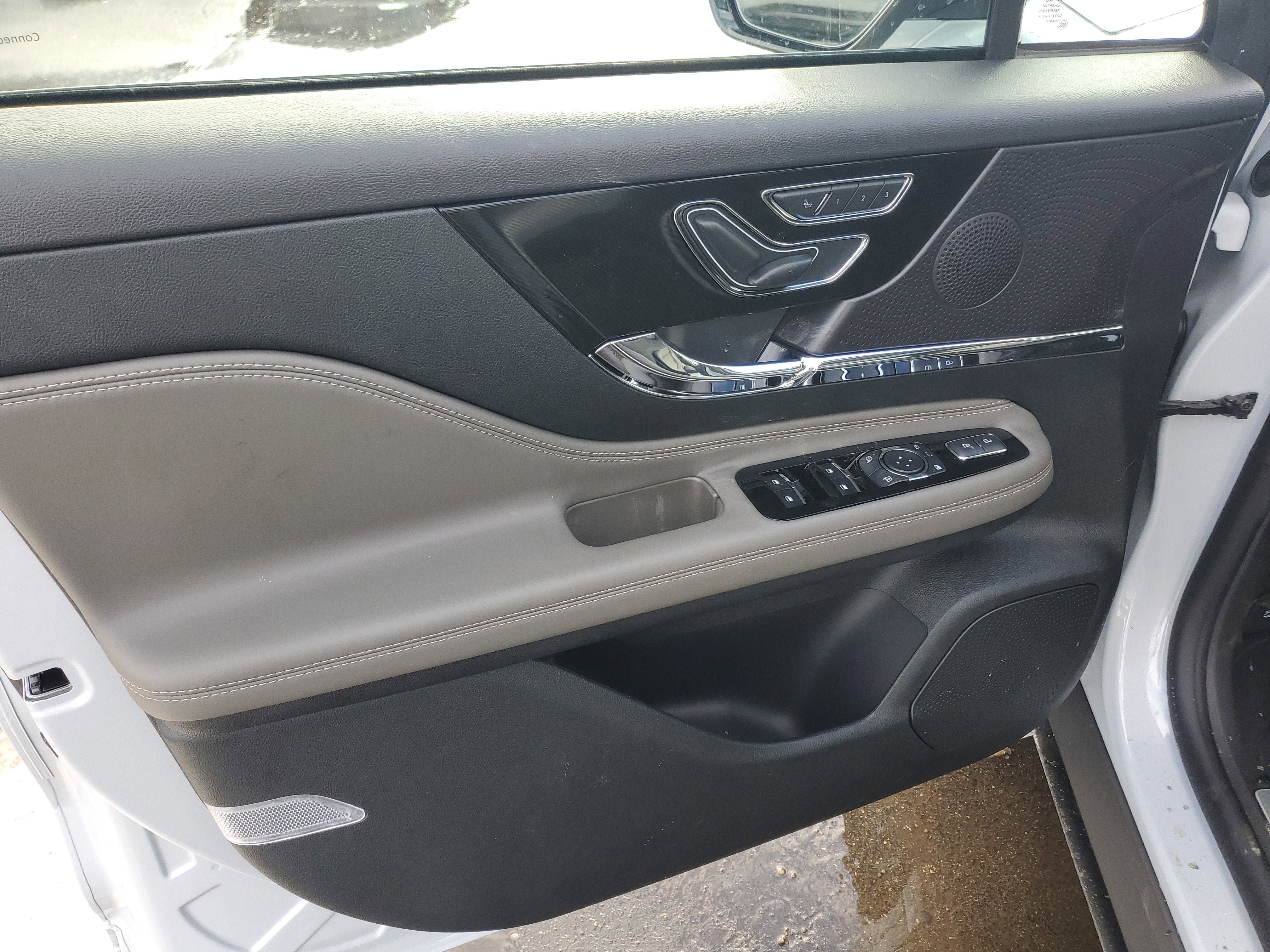 New 2026 Lincoln Corsair Premiere image 8