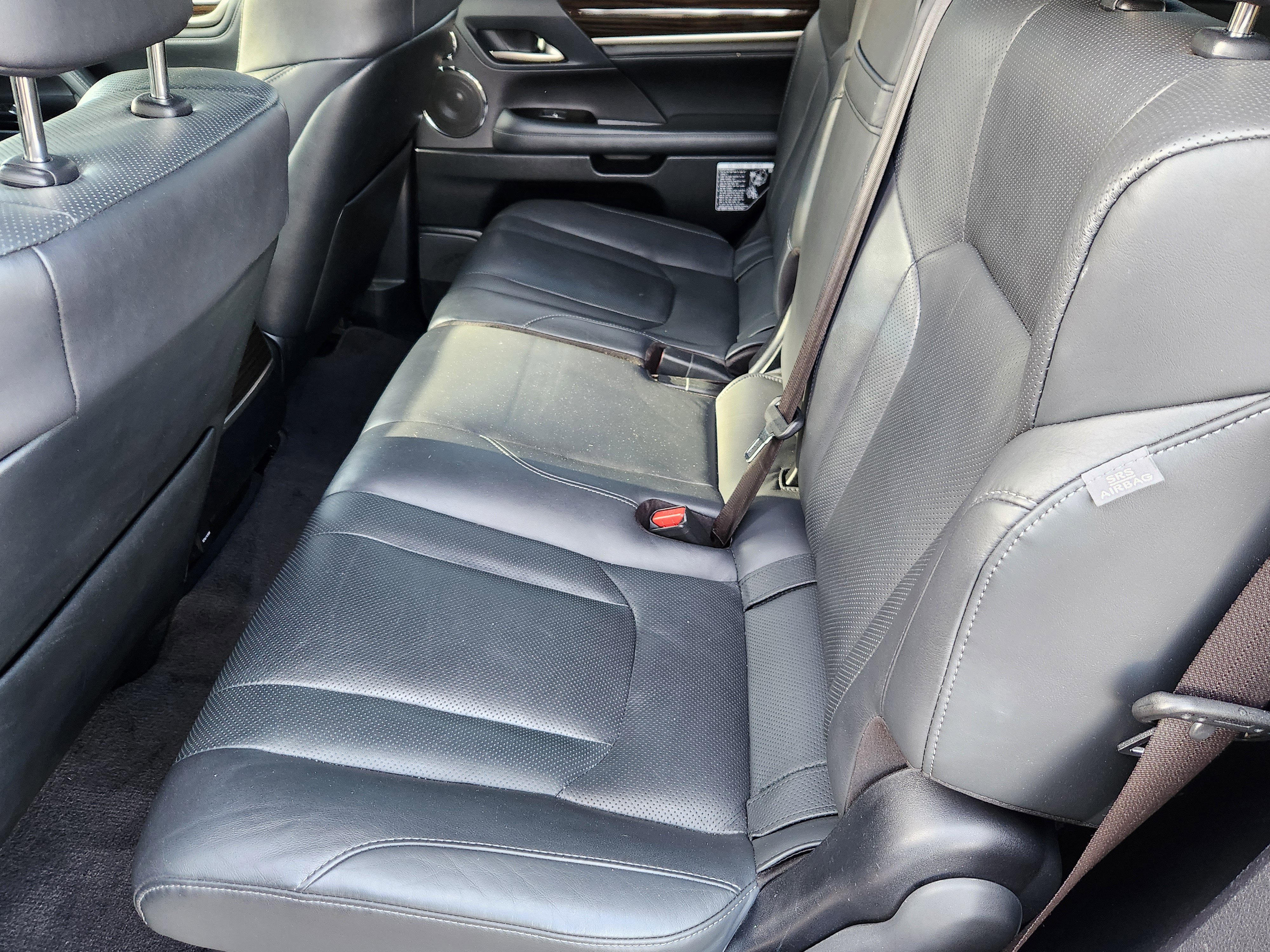 Used 2021 Lexus LX 570 4WD w/ 3rd Row & Luxury Pkg image 17